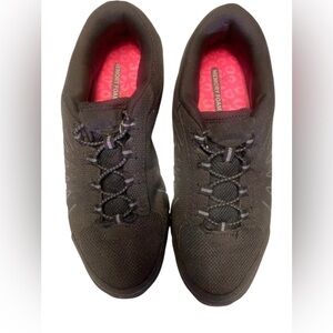 Women’s Danskin Memory Foam slip on black tennis shoes Size 7